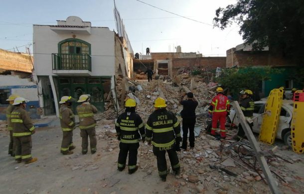 Deja un muerto y 5 heridos derrumbe de una casa