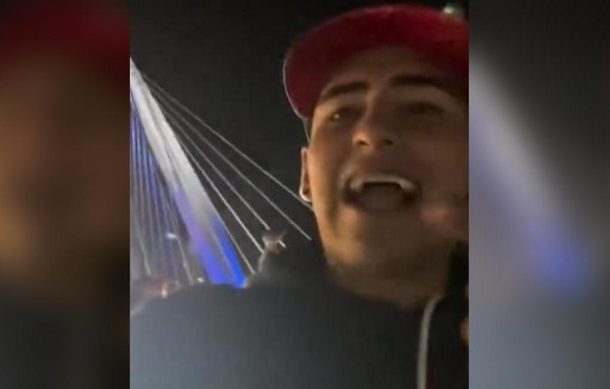 Buscan a motociclista que cerró el Puente Atirantado