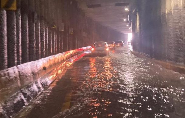 Encharcamientos generan caos dentro del túnel de Plan de San Luis