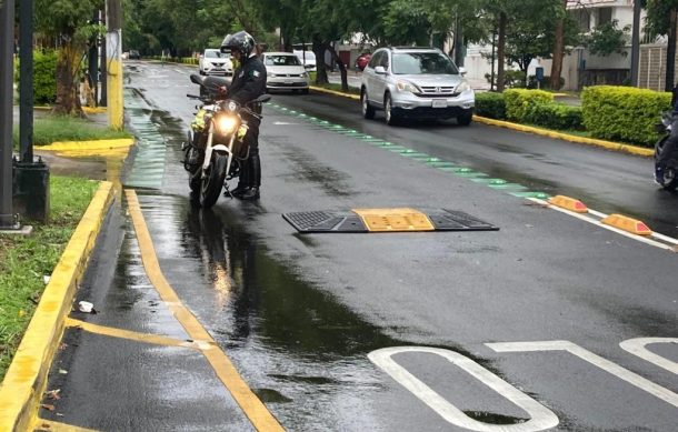 Policía Vial es captado circulando por carril BusBici