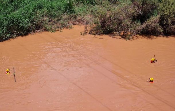 Buscan a hombre arrastrado por el río Atenguillo