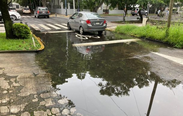 Se estanca agua en cruces de avenidas Vallarta e Hidalgo