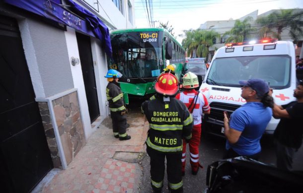 Accidente del transporte público deja 11 lesionados en Santa Tere