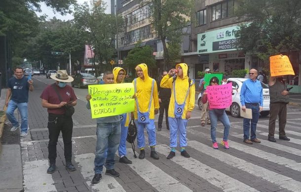 Desangelada protesta realizan bomberos y policías