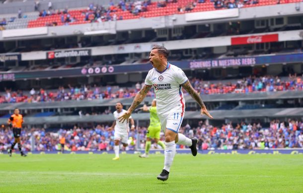 Cruz Azul le gana 2-1 a Gallos Blancos y acaba con mala racha