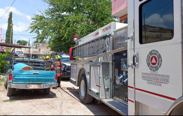 Rescatan a dos adultos mayores de incendio en finca en Vistas del Centinela