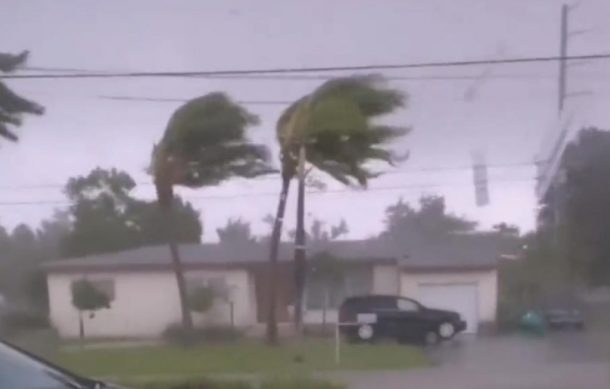 “Ian” se degrada a tormenta tropical tras azotar Florida