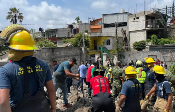 Derrumbe en Cuernavaca deja tres muertos y cuatro lesionados