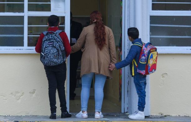 Las escuelas no han solicitado retrasar el horario de ingreso por el frío