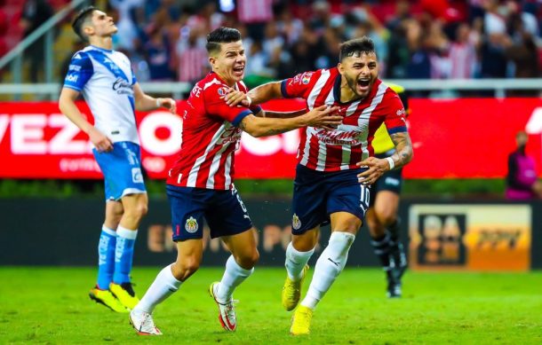 Con gol de Alexis Vega, Chivas vence a Puebla