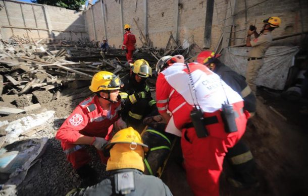 Derrumbe en Guadalajara deja 11 heridos