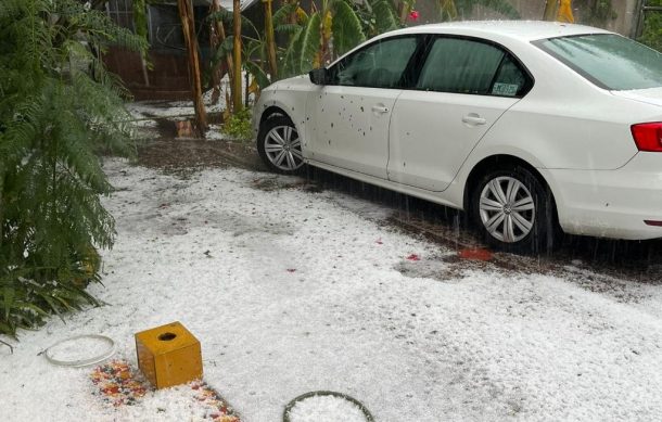 Granizo sorprende a la zona de Bugambilias