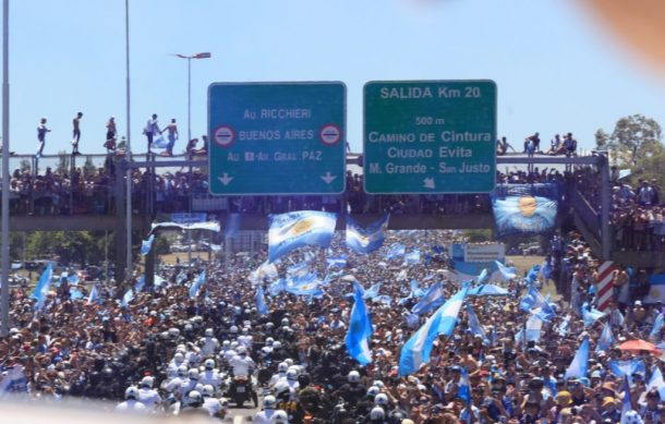 Auténtica locura en Buenos Aires con los campeones mundiales