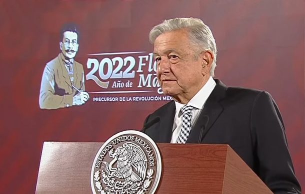 Pide AMLO al reguetonero Bad Bunny presentarse gratis en el zócalo