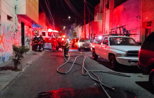 Una vela provocó incendio en vecindad de San Juan de Dios