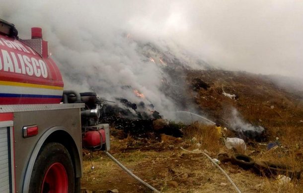 Mantienen alerta atmosférica por incendio en Tepatitlán