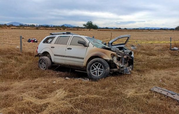 En accidente carretero pierden la vida dos personas