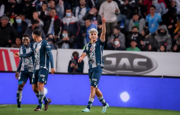 El campeón Pachuca golea 5-1 al Puebla en su debut