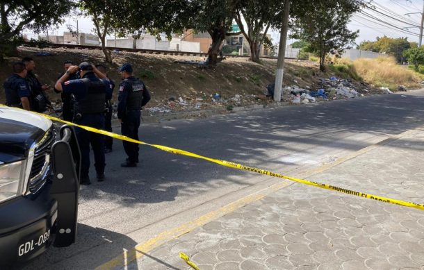 Abandonan cadáver en avenida Inglaterra de Guadalajara