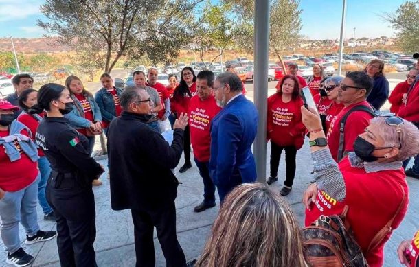 Acusa sindicato del DIF tapatío anomalías en audiencia para que les devuelvan oficinas