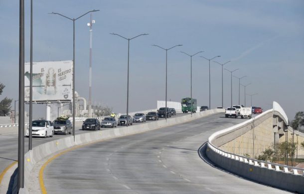 Inauguran paso elevado en avenida Adolf Horn