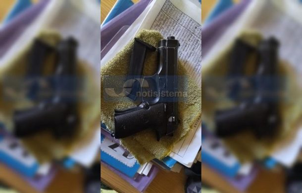 Sorprenden a estudiante con arma de utilería en secundaria de Zapopan