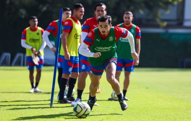 Chivas no se confía de los Gallos Blancos