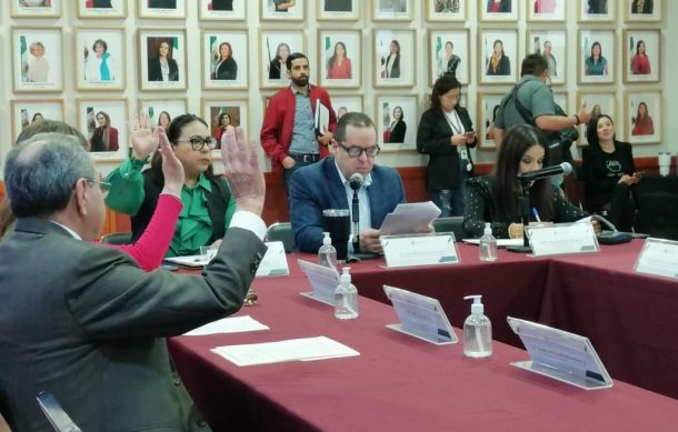 Aprueban en comisiones reformas para eliminar las cédulas profesionales temporales