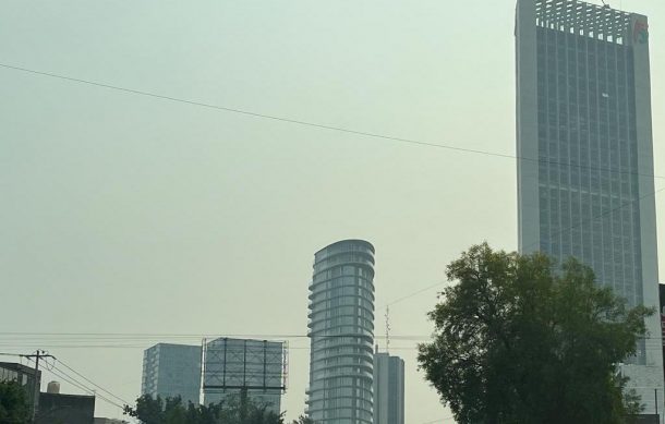 Tapatíos resienten el humo por el incendio de La Primavera