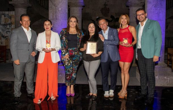 Entregan a 18 atletas, Premio al Mérito Deportivo en GDL