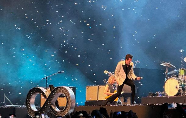 Con gran éxito, The Killers se presentó en la Arena VFG