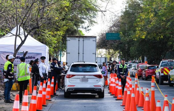 Sancionan a más de mil automovilistas por no verificar