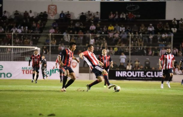 Chivas y Atlas empatan en juego de Leyendas