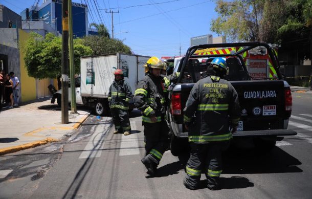 Saldo de una mujer muerta deja choque en avenida La Paz