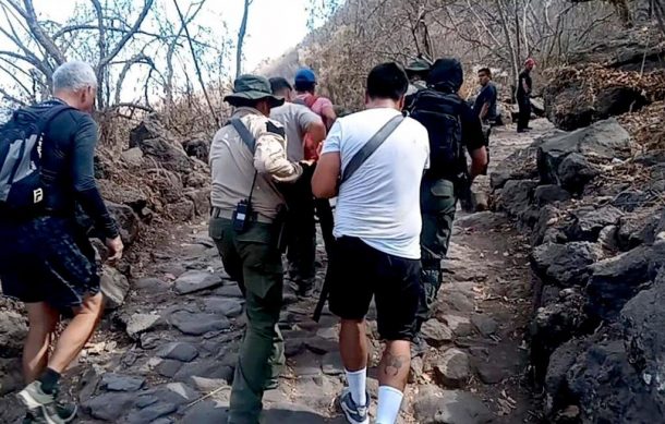 Rescata a niño que se desbarrancó en Huentitán