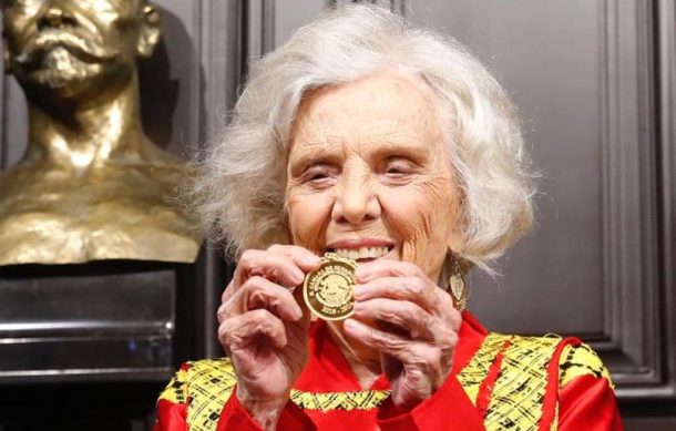 Recibe Elena Poniatowska la medalla Belisario Domínguez