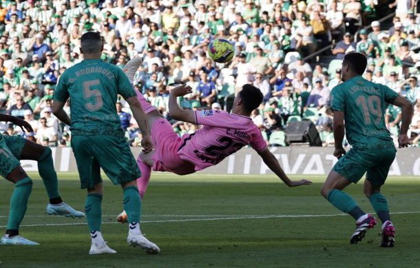 Destaca gol de chilena de César Montes en acción de mexicanos en Europa