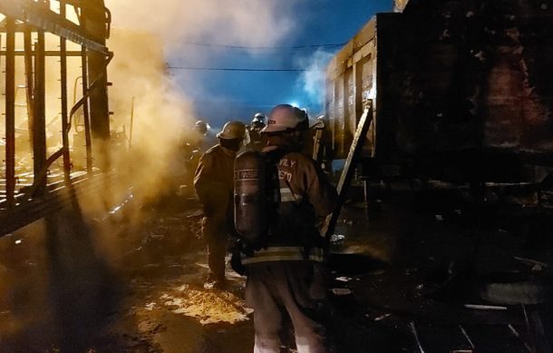 Incendio y explosión en taller de Tonalá dejó un muerto y dos heridos