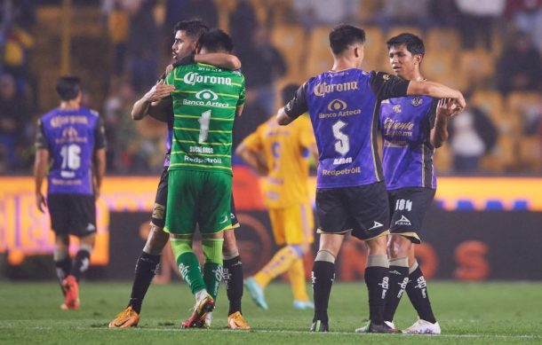 Mazatlán da la sorpresa y vence a Tigres 2-1