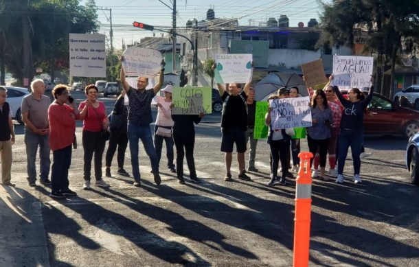 Protestan vecinos de Colinas del Rey en Zapopan por la falta de agua