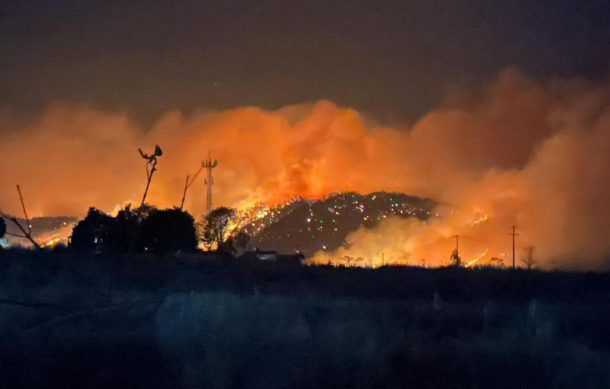 Está fuera de control el incendio forestal en Mixtlán