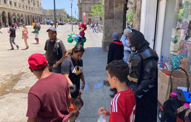 Aceptan mitad de botargueros sí migrar de personajes para permanecer en el Centro Histórico