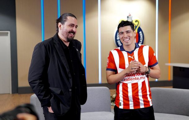 Presenta Chivas oficialmente a Erick Gutiérrez como su refuerzo