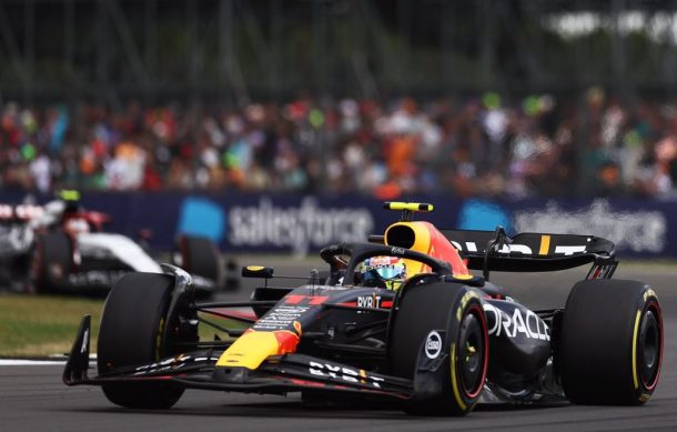 Max Verstappen gana el GP de Inglaterra; Checo remontó 9 lugares y termino  6°