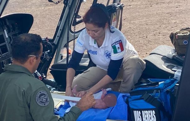 Mujer wixárika da a luz minutos antes de despegar en helicóptero de SAMU