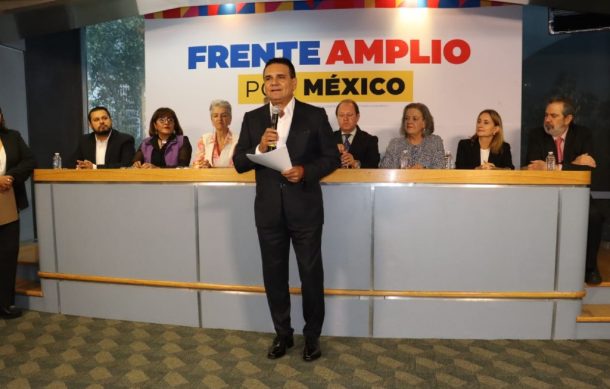 Se registra Silvano Aureoles para candidatura por el Frente Amplio por México