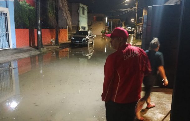 Se desborda Arroyo Seco en Zapopan; hay un centenar de casas con afectación