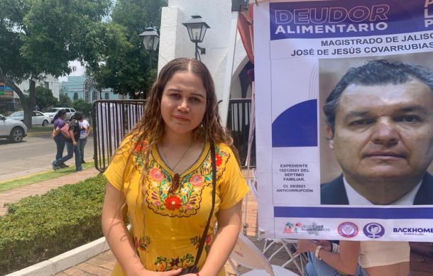 Blanca Paredes cumple cinco horas en huelga de hambre afuera de Casa Jalisco