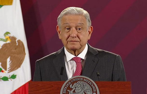 Dice AMLO que revisó los libros de texto y encontró pocos errores