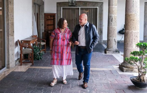 Enrique Alfaro dialoga con Xóchitl Gálvez en Casa Jalisco